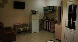 Гостиница Alexandriya Guest House Севастополь Семейный номер с душем-4